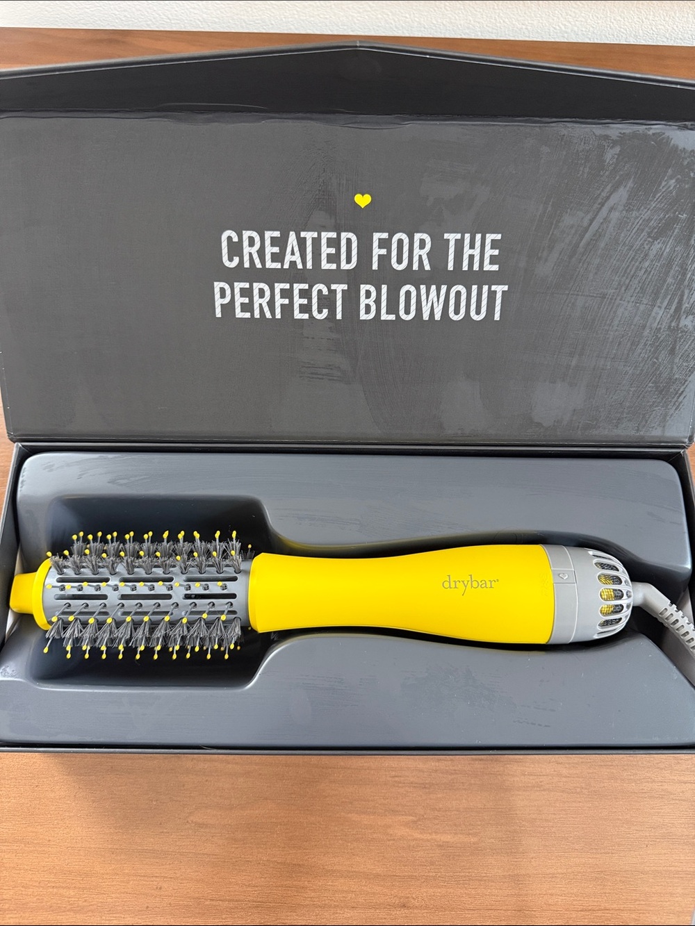 Drybar Halfshot 1.5” Barrell Hairdryer Brush